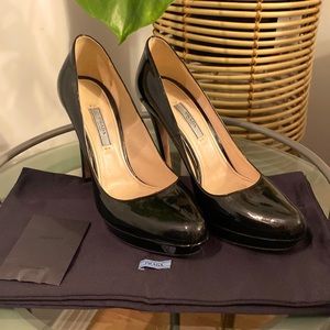 Prada pump heels in patent black